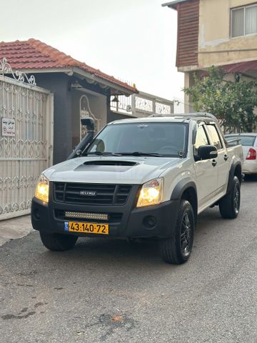 מודעת רכב איסוזו די-מקס