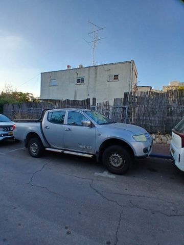 מודעת רכב מיצובישי טרייטון / L200