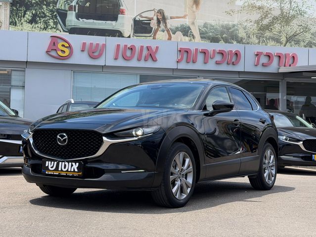 מודעת רכב מאזדה CX-30
