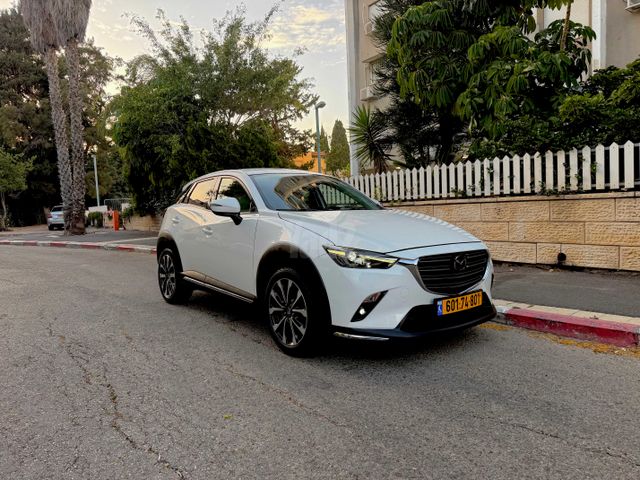 מודעת רכב מאזדה CX-3