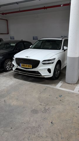 מודעת רכב ג'נסיס GV70