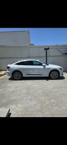 מודעת רכב אאודי E-tron