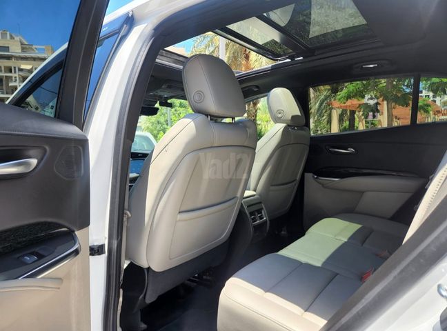 מודעת רכב קאדילק XT4 3