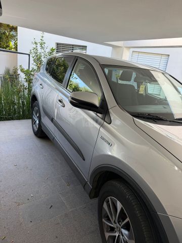 מודעת רכב טויוטה RAV4