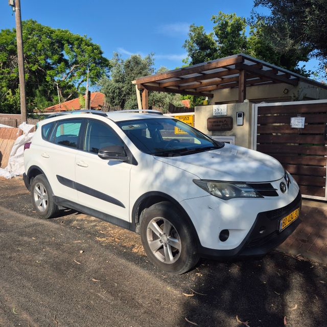 מודעת רכב טויוטה RAV4