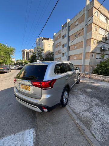 מודעת רכב מיצובישי אאוטלנדר