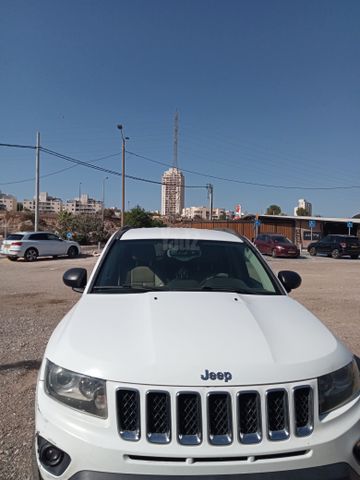מודעת רכב ג'יפ קומפאס