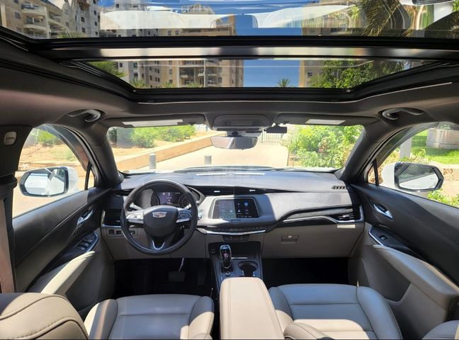 מודעת רכב קאדילק XT4 2