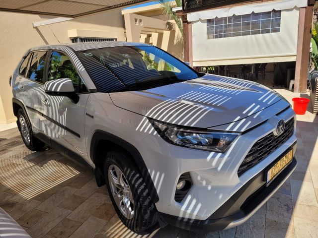 מודעת רכב טויוטה RAV4