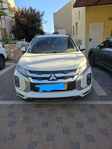 מודעת רכב מיצובישי ASX