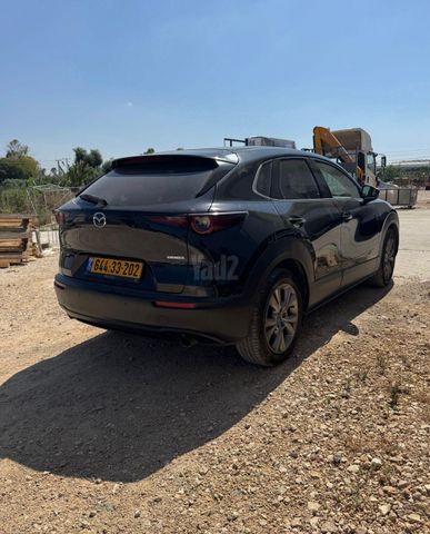 מודעת רכב מאזדה CX-30