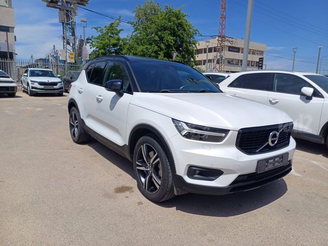 מודעת רכב וולוו XC40 1