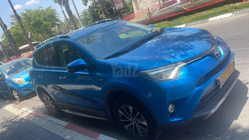מודעת רכב טויוטה RAV4