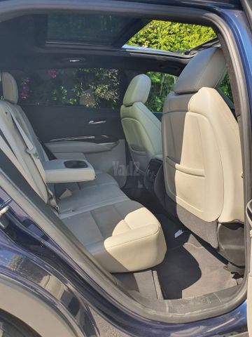 מודעת רכב קאדילק XT4 3