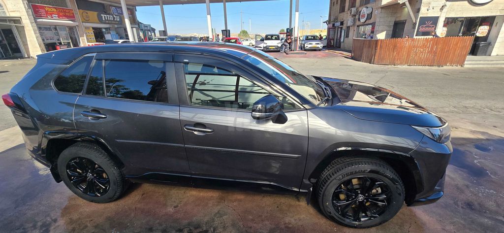 מודעת רכב טויוטה RAV4