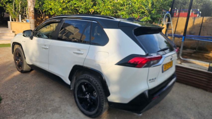 מודעת רכב טויוטה RAV4