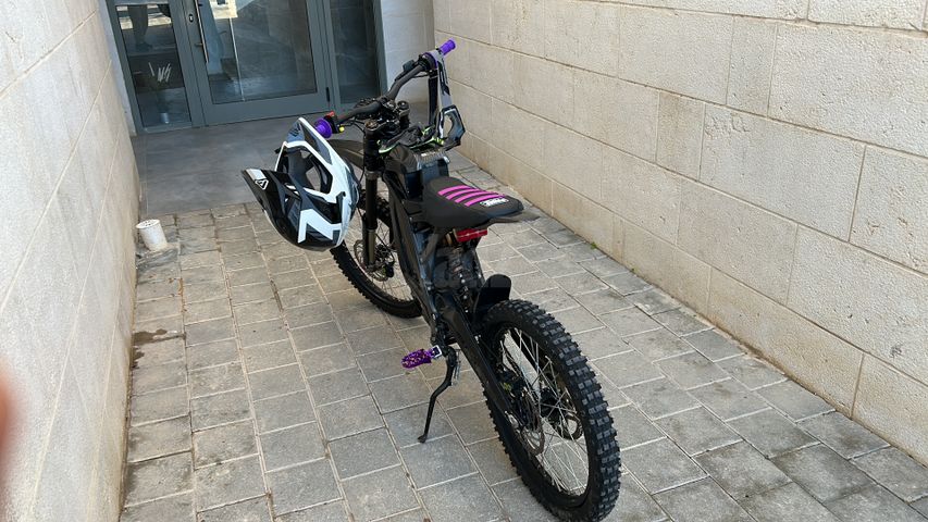 מודעת רכב סורון Light Bee X