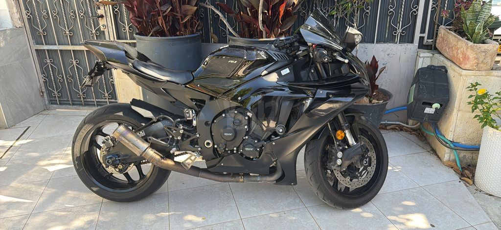 מודעת רכב ימאהה YZF-R1