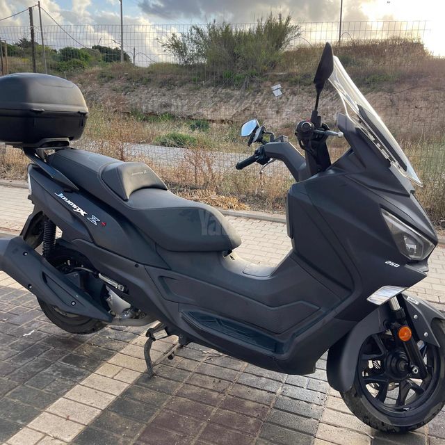 מודעת רכב סאן יאנג ג'וי מקס ספורט 250