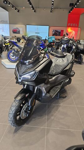 מודעת רכב סאן יאנג ADX 300