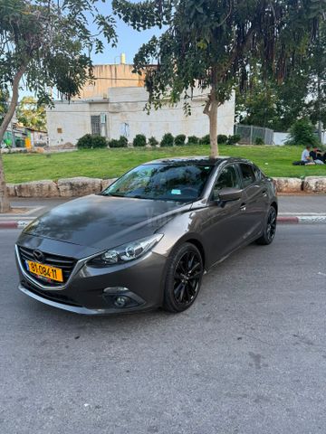 מודעת רכב מאזדה 3