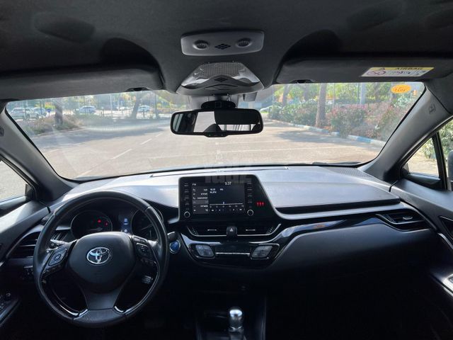 מודעת רכב טויוטה C-HR 2