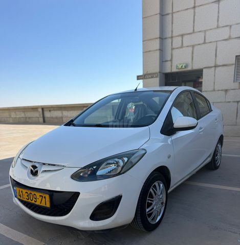 מודעת רכב מאזדה 2