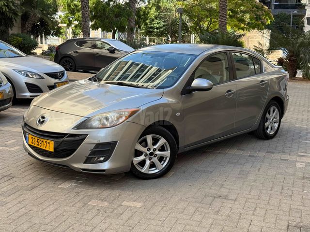 מודעת רכב מאזדה 3