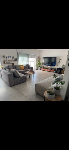 דרך העצמאות 27