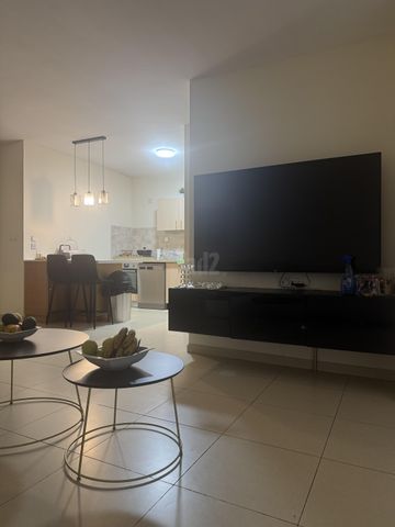 השושנים 2