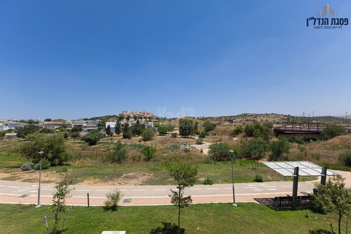 האתרוג 