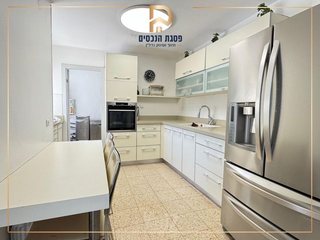 דירה למכירה בירושלים (תיווך) — 2