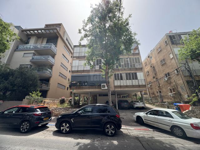 דירה, פועלי הרכבת, גבעתיים