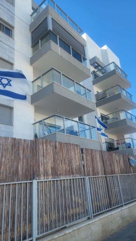 זלדה שניאורסון 14