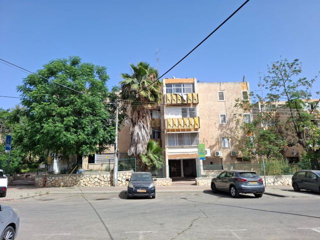 מבוא בנימין 14