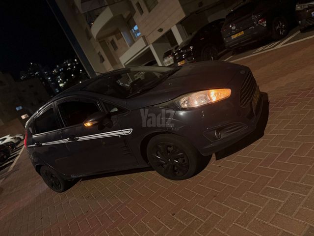 מודעת רכב פורד פיאסטה
