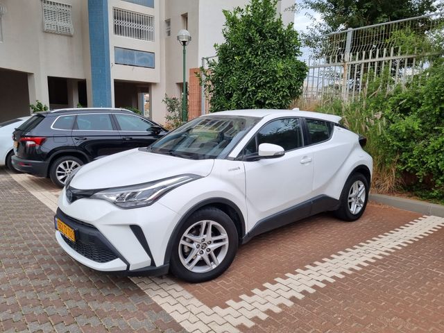 מודעת רכב טויוטה C-HR