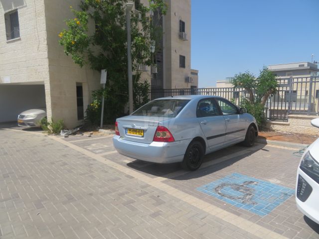 מודעת רכב טויוטה קורולה