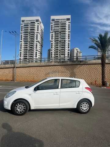 מודעת רכב יונדאי i20