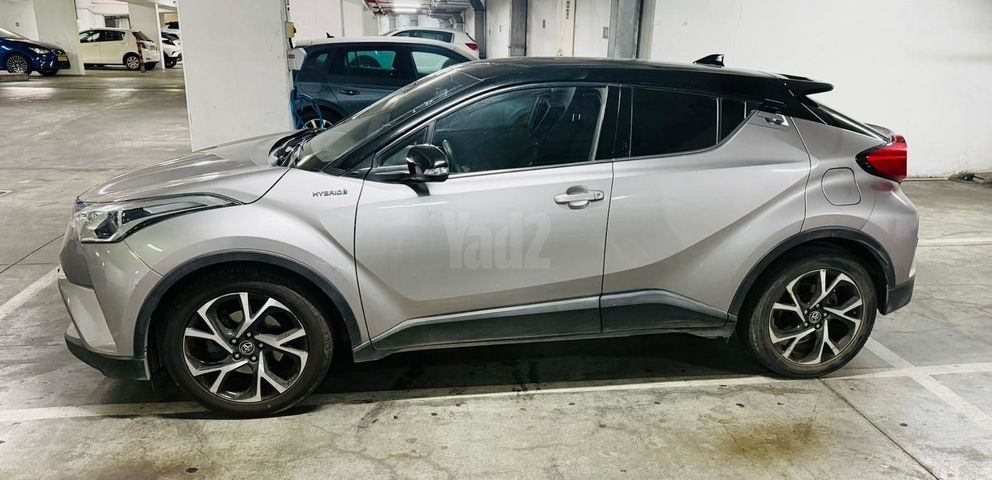 מודעת רכב טויוטה C-HR