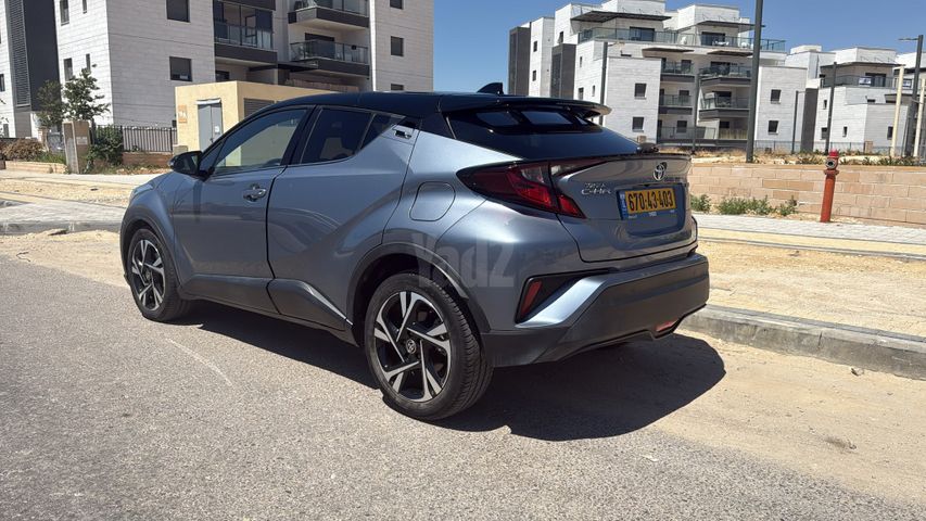 מודעת רכב טויוטה C-HR