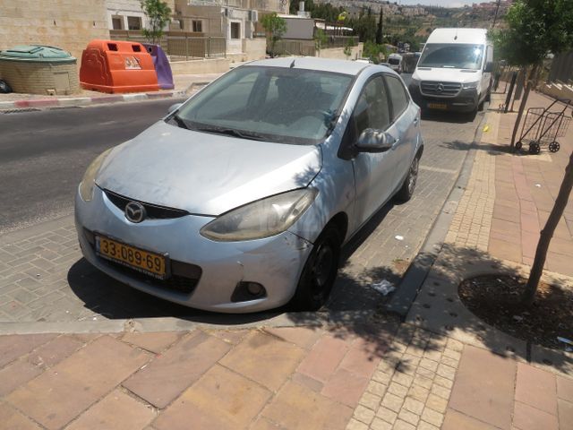 מודעת רכב מאזדה 2