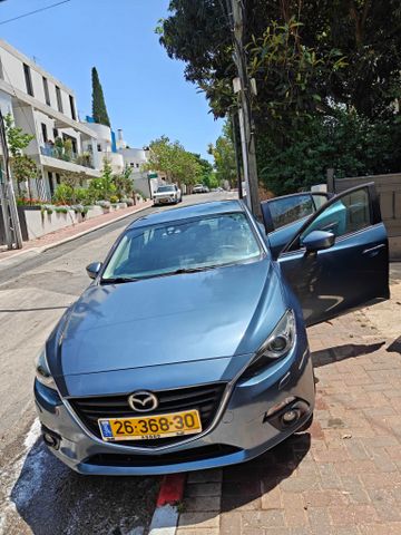 מודעת רכב מאזדה 3