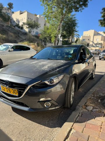 מודעת רכב מאזדה 3