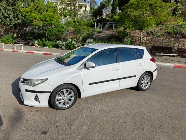 מודעת רכב טויוטה אוריס