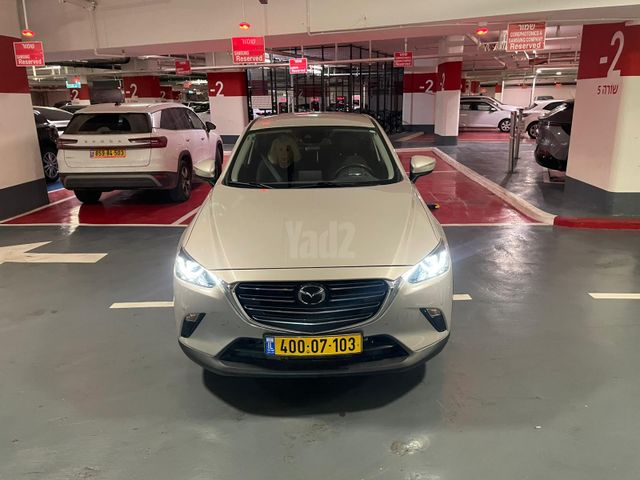 מודעת רכב מאזדה CX-3