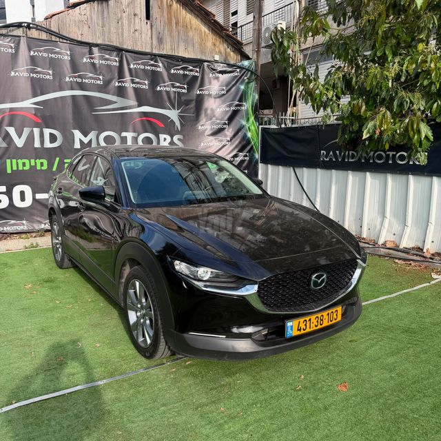 מודעת רכב מאזדה CX-30