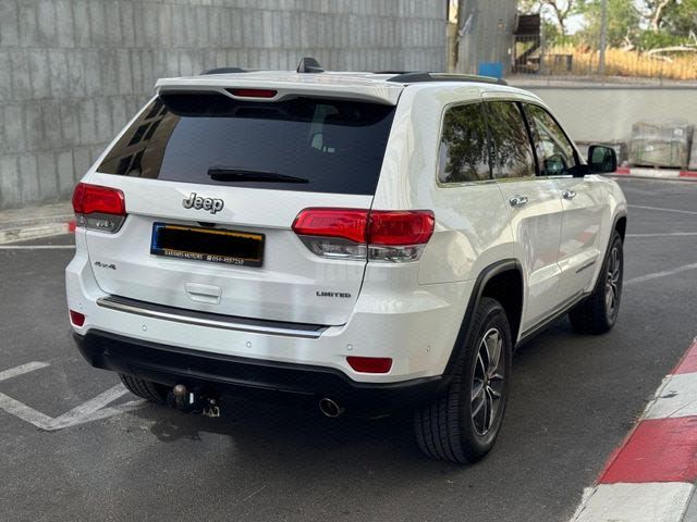מודעת רכב ג'יפ גרנד צ'ירוקי 2