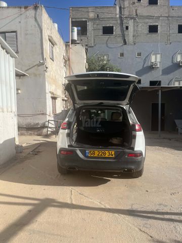 מודעת רכב ג'יפ צ'ירוקי