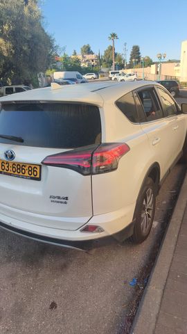 מודעת רכב טויוטה RAV4